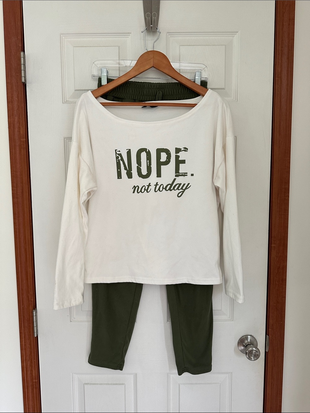 EUC Women's Olive Drawstring Jogger Pants and Matching Oversized Top Sz M